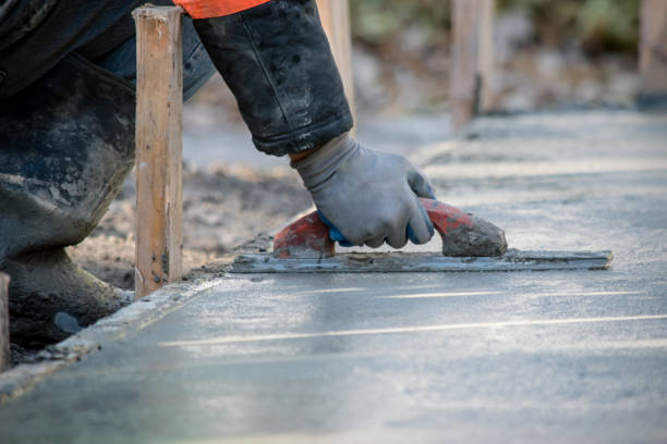 Best Concrete Pool Decks in Taft, CA